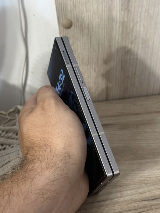 Samsung Galaxy Fold 6 Silver 256Gb 12Gb Ram Impecabil