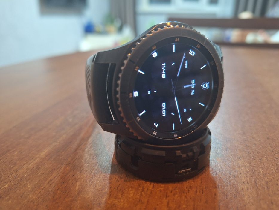Продам. Смарт часы Galaxy gear 3