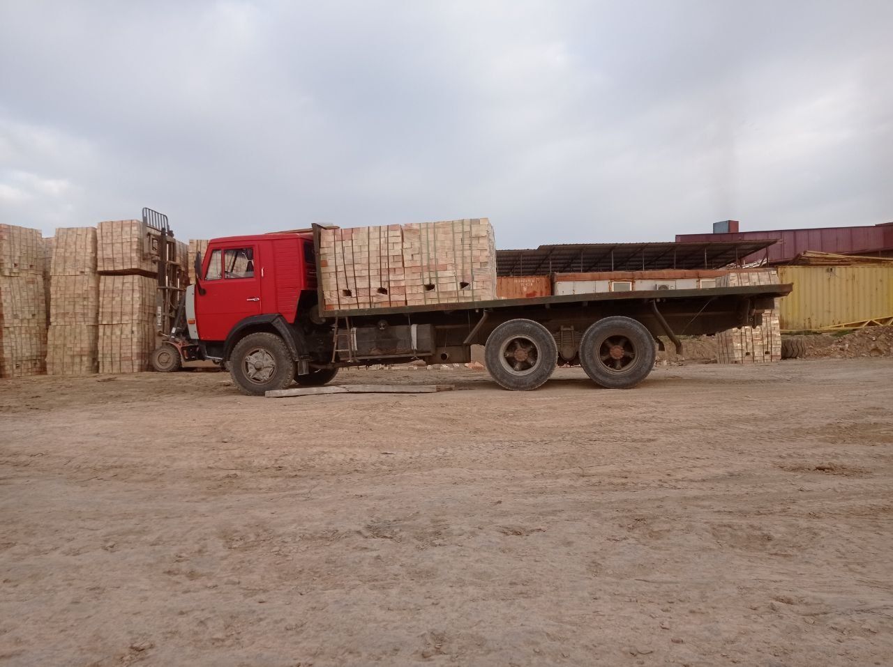 Kamaz  1981 yil srochna sotiladi. Камаз  1981 год продаётся