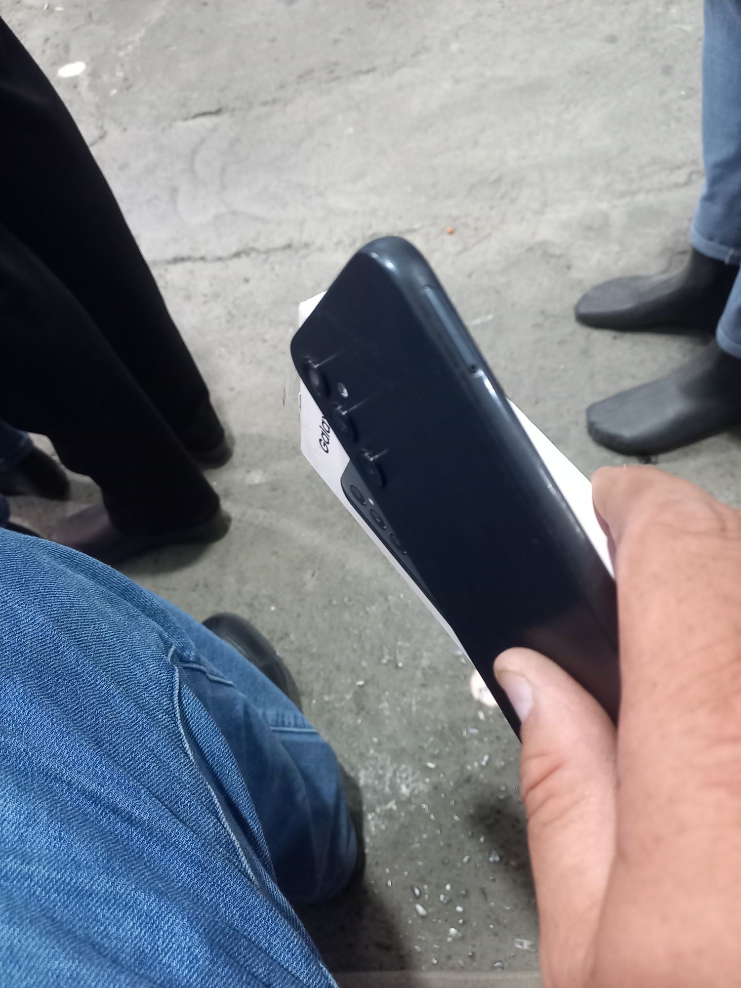 A14 Samsung ideal tiniq 64GB hotirasi 2 sim karta imeyka bo'gan.