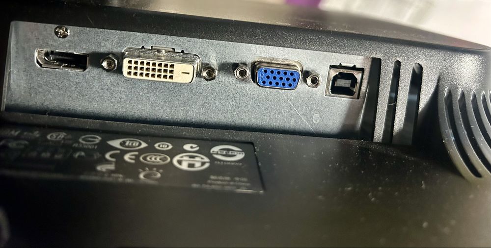 Монитор HP 24 без забележки