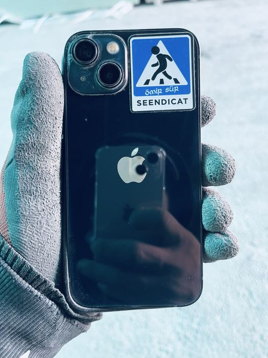 iPhone 13.