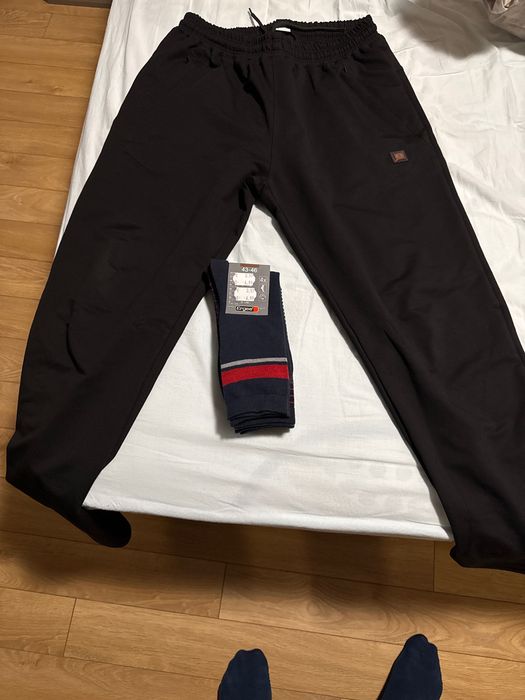 Чисто ново българско долнище на анцуг XL,подарък три чифта чорапи 43-6