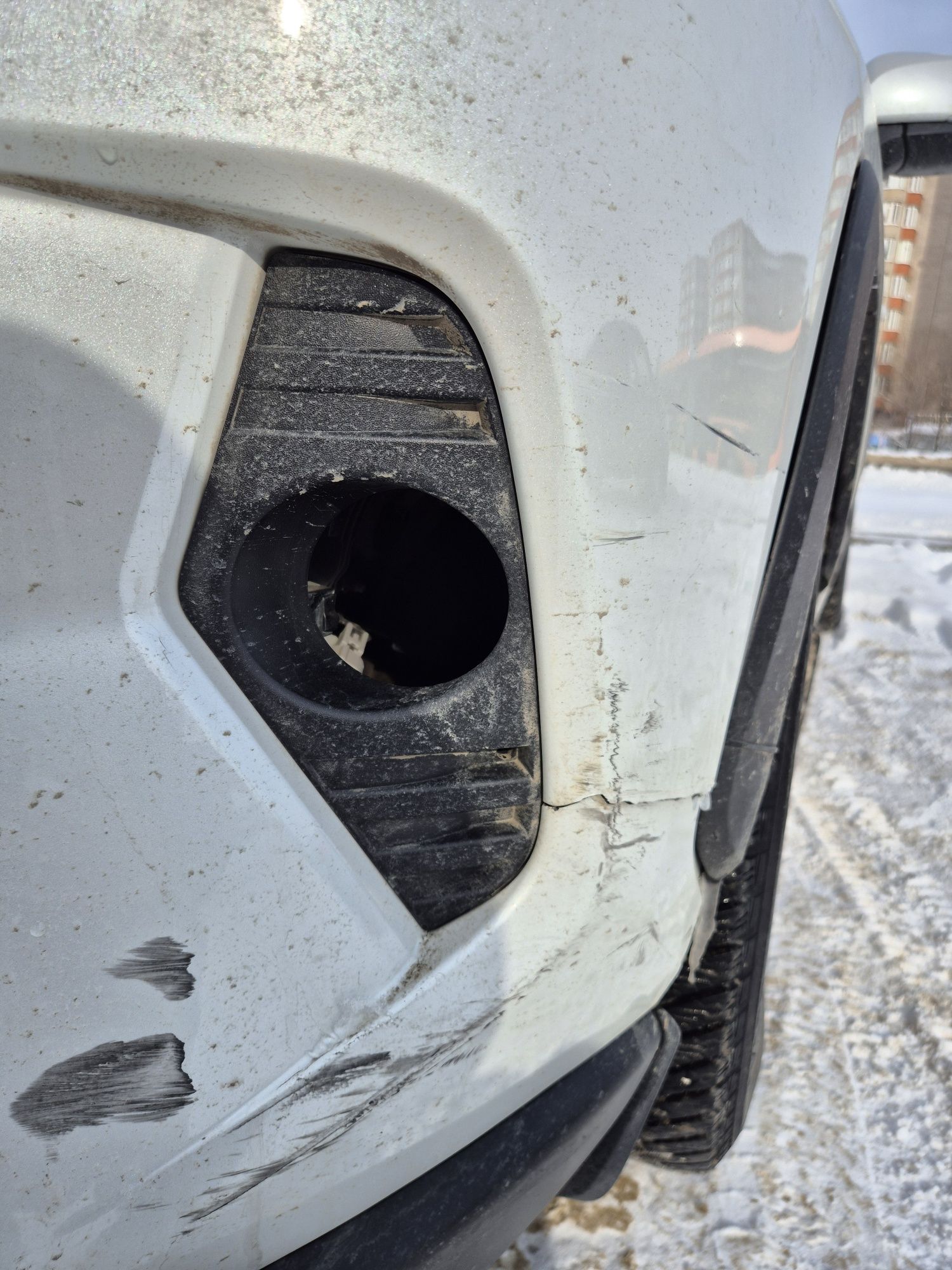 Бампер Б/У RAV4 52119