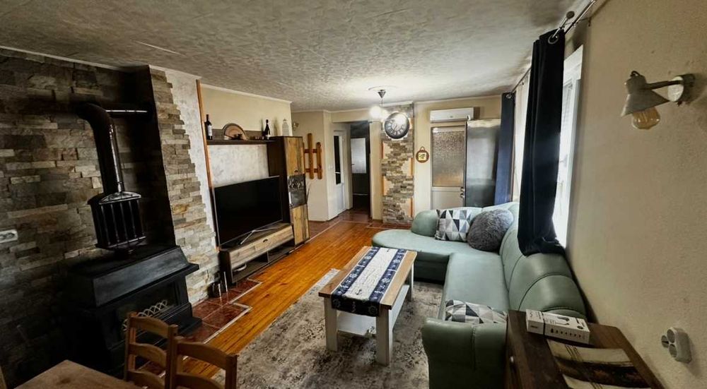 Тристаен апартамент в Центъра на Пазарджик + Паркомясто