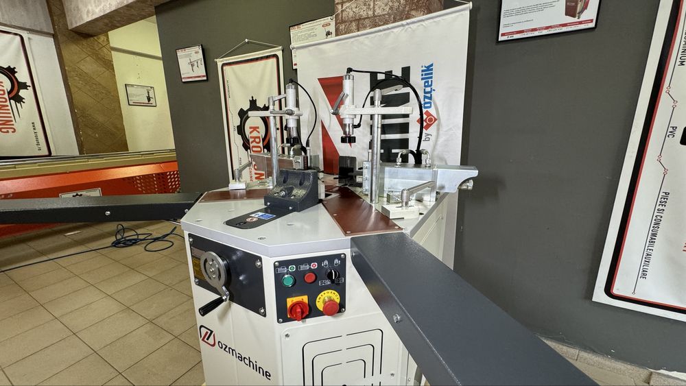 APEX I Masina de sertizat hidraulica profile din aluminiu