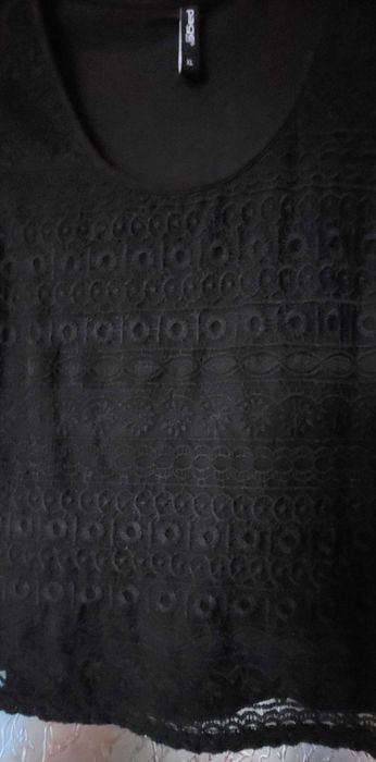 Maieu negru de vara, cu dantela pe fata