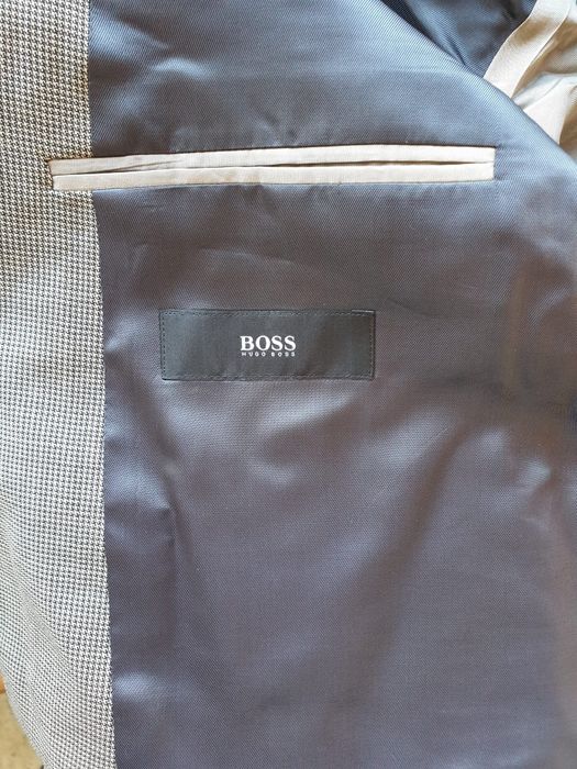 Sacou Hugo boss,100% lana virgina,dimensiune  L