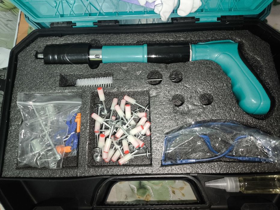 Монтажный пистолет