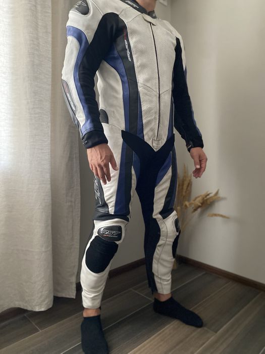 Цял мото екип Rst pro serias carbon 54 56