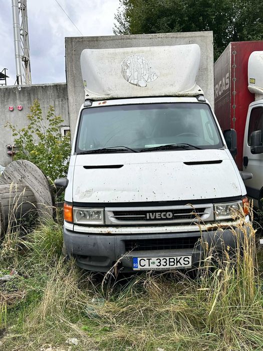 Vand  8 Autoutilitare 6.5T  Iveco Defecte