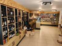 Magazin alimentar italian in Suceava afacere la cheie
