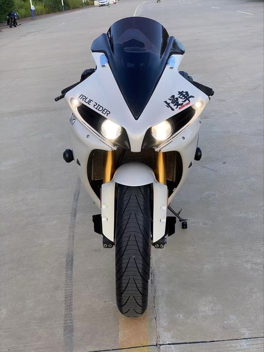 Yamaha R1 Sotiladi holati daxshat