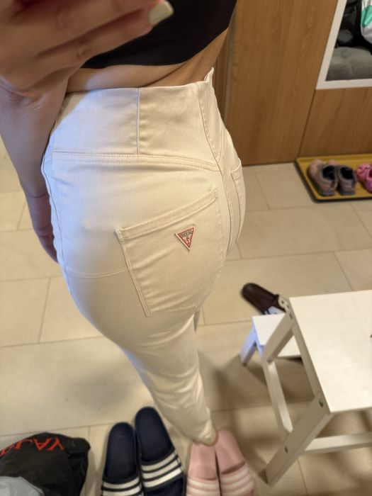 Дамски панталони Guess