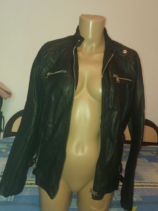 Geaca de dama, in stare f buna