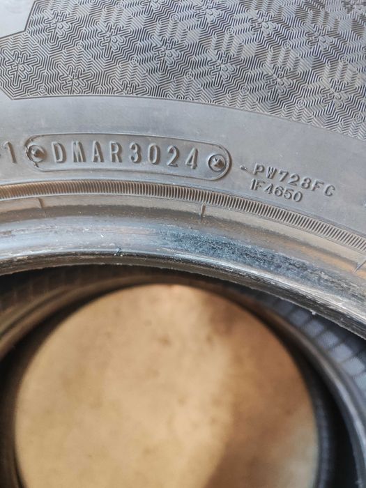 2бр.зимни гуми 215/60/16 Falken