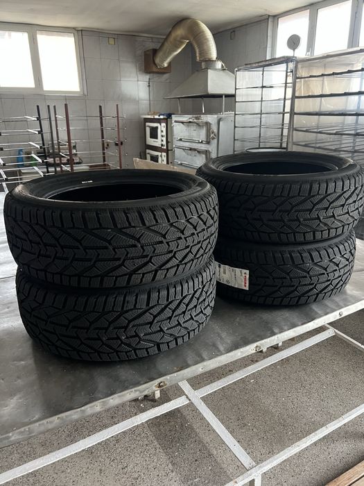 Зимни Гуми TIGAR 225/50R17 - Чисто нови