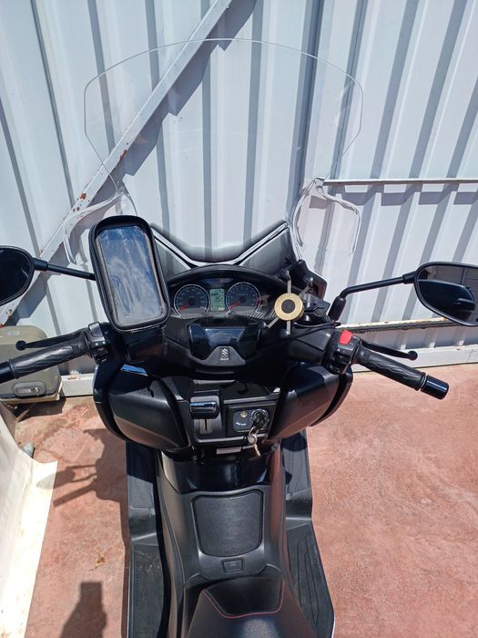 De vânzare: Suzuki Burgman 400 – 2020