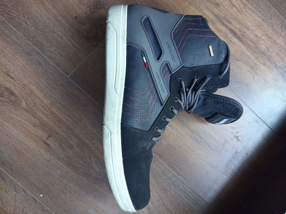 Боти Ванучи Италия 46