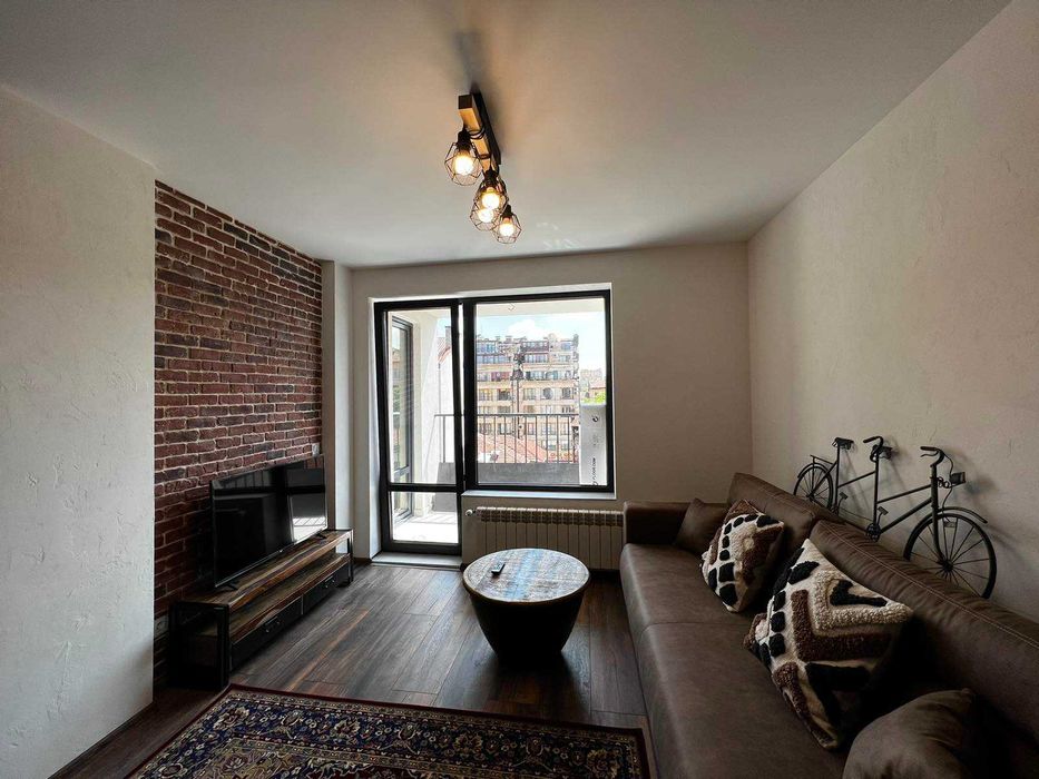 Продава се Двустаен апартамент в София, Център - 68 кв.м за 2552 €/кв.м - Снимка #3