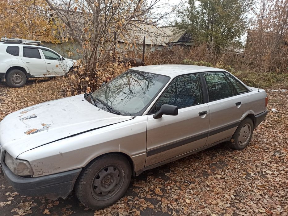 Продам Ауди 80 на запчасти