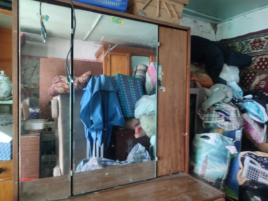 Продам зеркало,трюмо