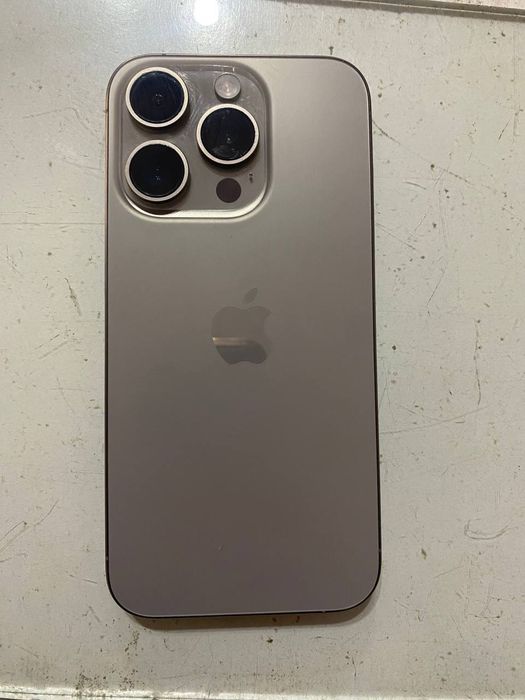 Iphone 15 pro battery 86% xotirasi 256 region J/A sim-karta ketadi