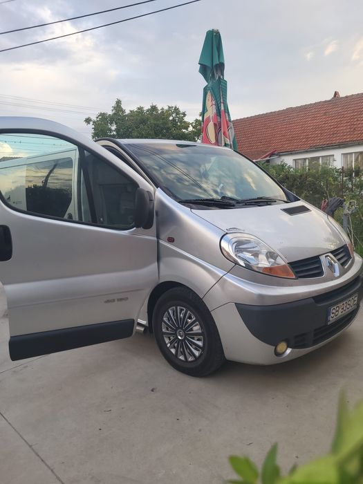Vând renault trafic