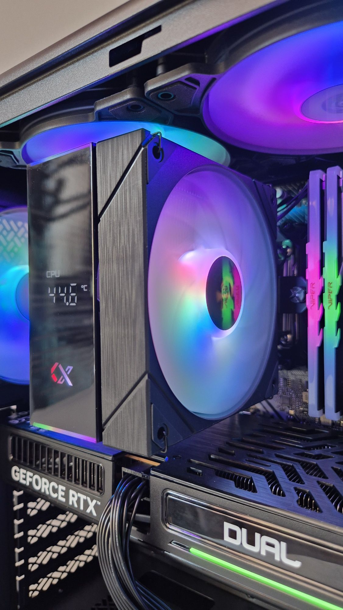 Геймърски компютър НОВ! ГАРАНЦИЯ! Ryzen 5 7500F/RTX5060/32GB/1TB