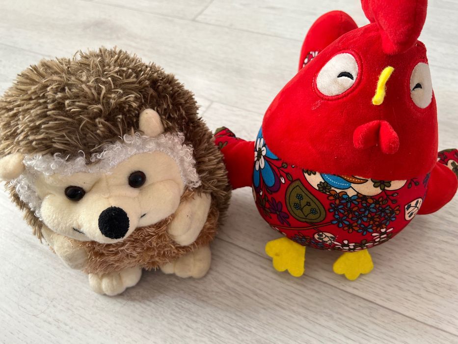 Мягкие игрушки в виде животных. красивый окрас и мягкие в ощущении.