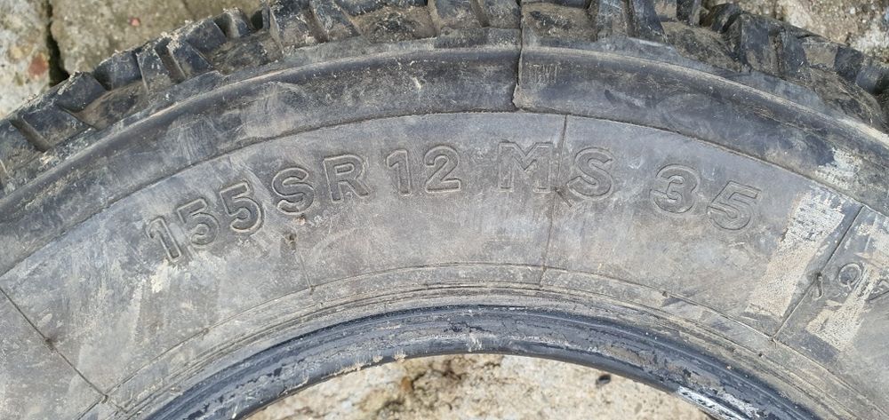 Anvelope cauciucuri r12