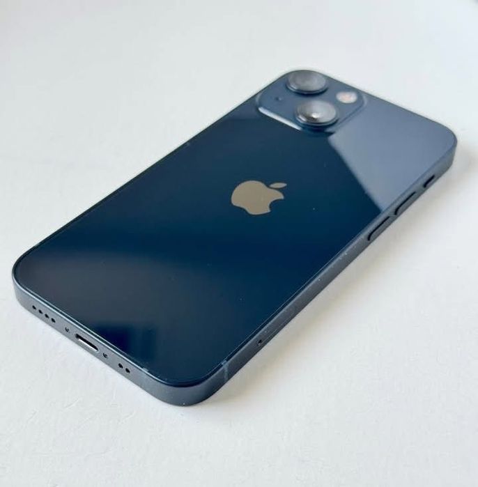 iPhone 13 mini cu 100% Bateria