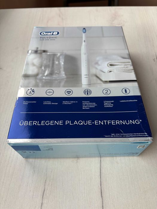 Ел. четка за зъби Oral-B Braun с акум. батерия и станция за зареждане