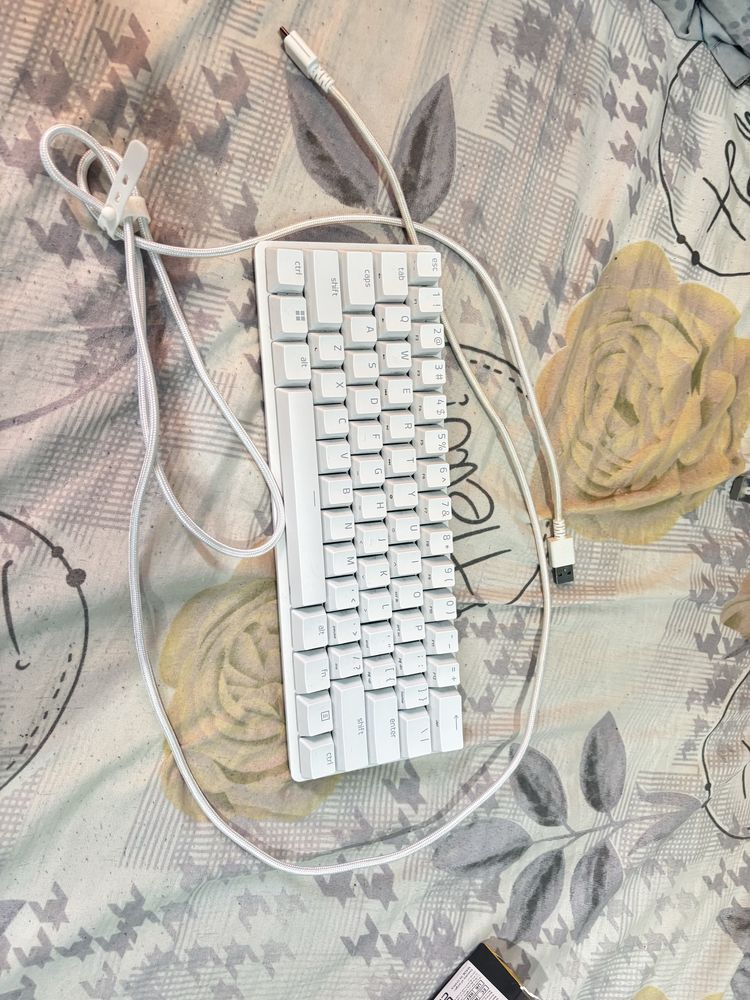 Геймърска клавиятура razer hutsman mini purple swith