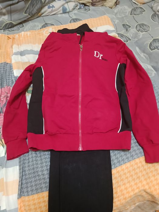 Спортивный костюм для девочки 44 -46