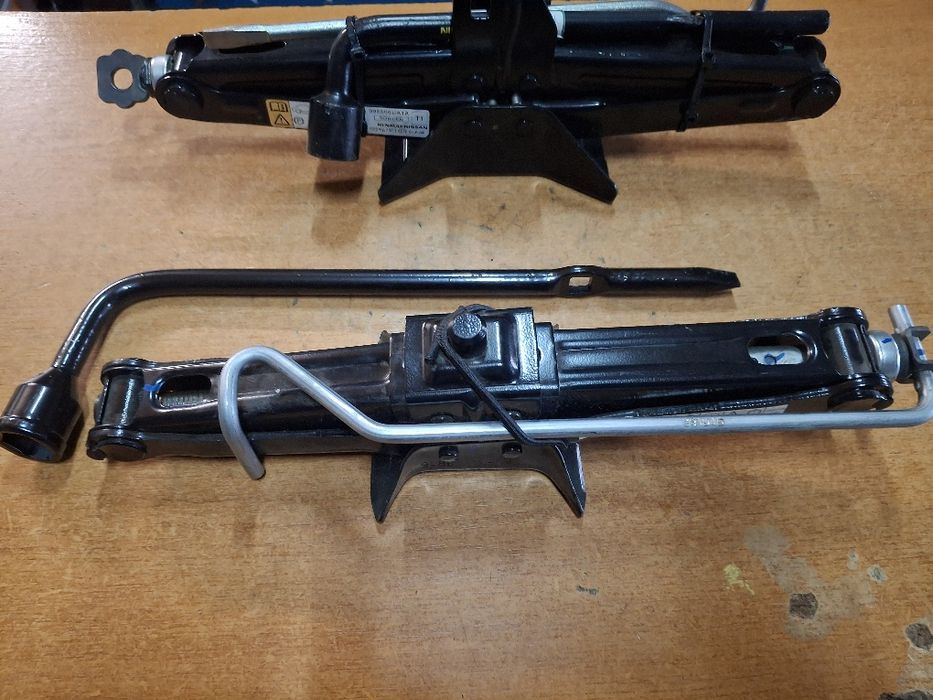 Cric Nissan Qashqai J11 J12 Maserati M145 M156 M157