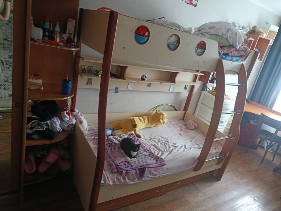 Кровать двухъярусная