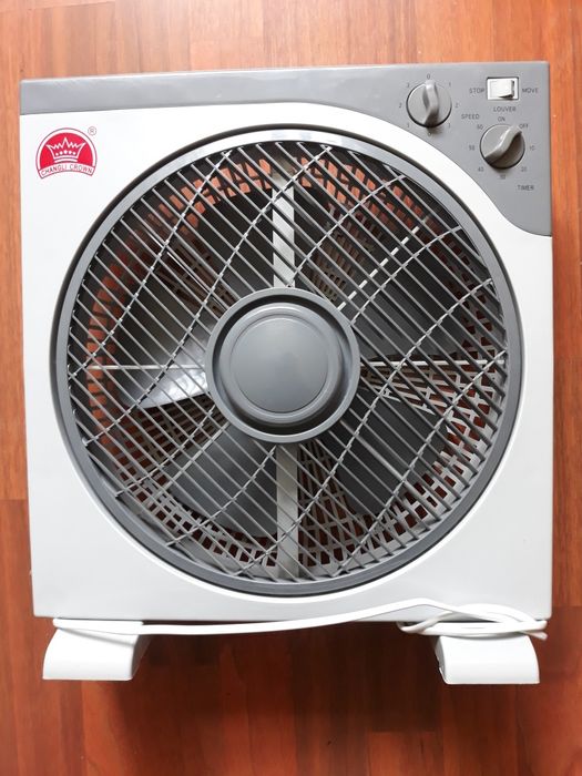 Vând ventilator cu grilă rotativă