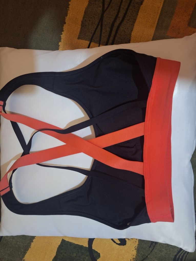 Спортен сутиен/спортно бюстие Adidas