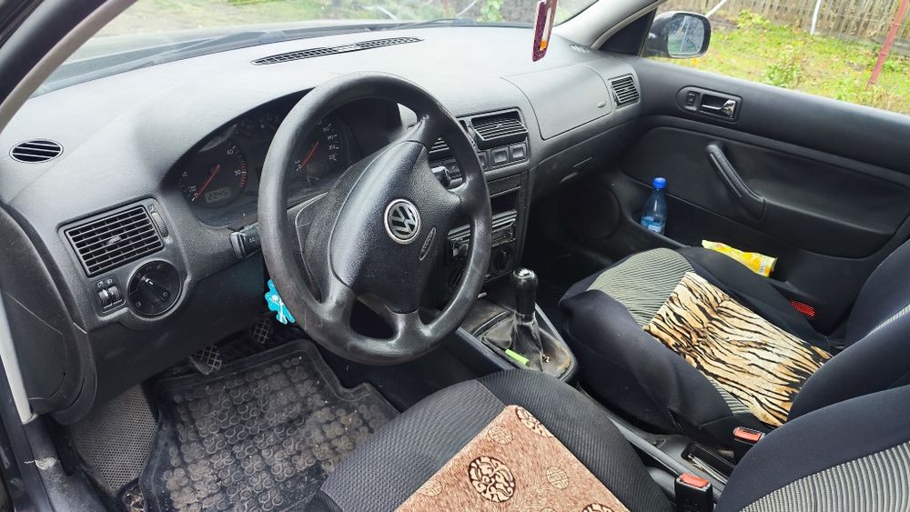 Vând vw golf 1,9 Tdi