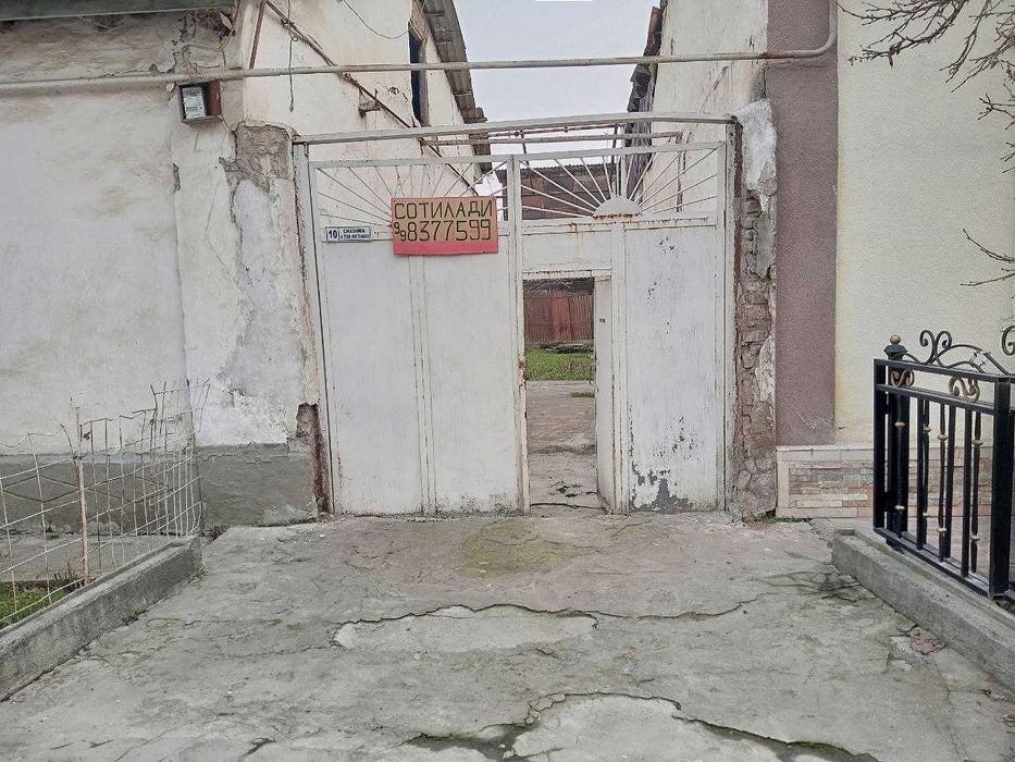 уй сотилади  Panelni bozorni oldida