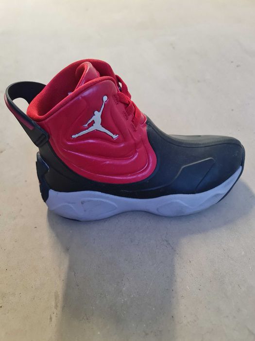 Детски спортни боти Jordan