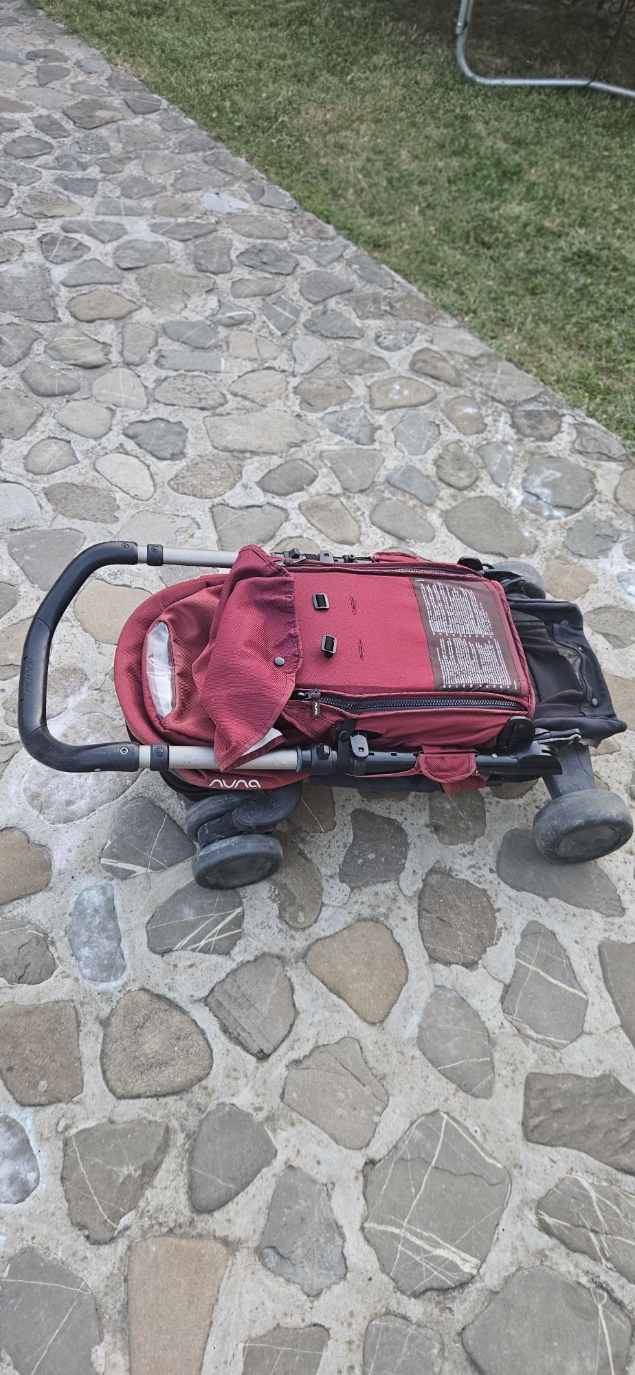 Carucior Nuna, ultracompact Pepp Luxx cu bara de protectie, Berry