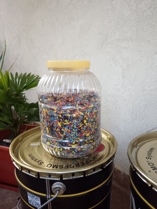 Vând membrana lichida pentru pardoseala