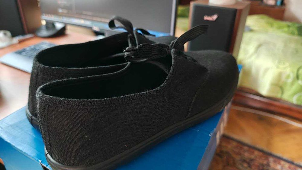 Tenisi ultra-usori de vara - Marime 44