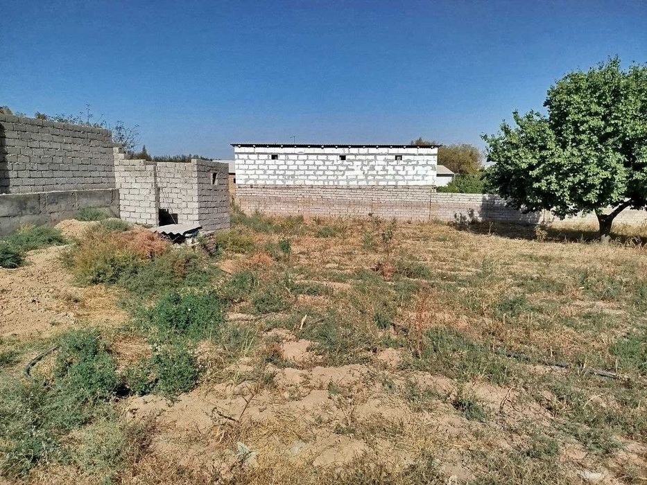 Нурафшон шахрида уй қуриш учун ер сотилади.