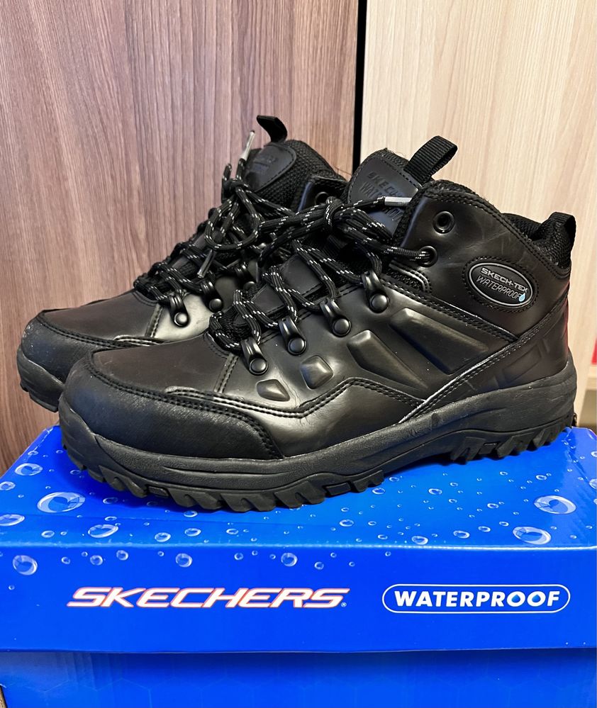 Ботинки Skechers размер 38 на мальчика водонепроницаемые.