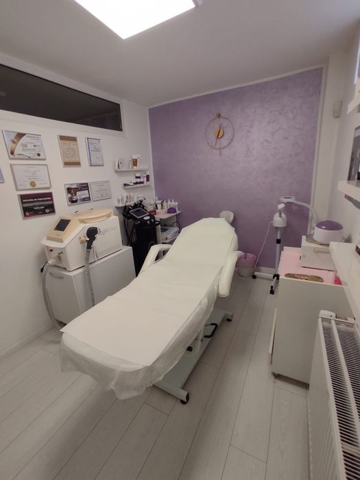 Se vinde afacere cu portofoliu de clienti.Salon de cosmetica .