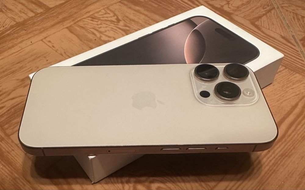 Iphone 16 Pro 128GB Desert 5G 24м. ВИВАКОМ