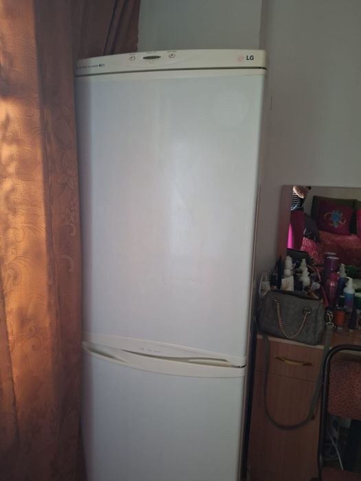 Холодильник LG белый